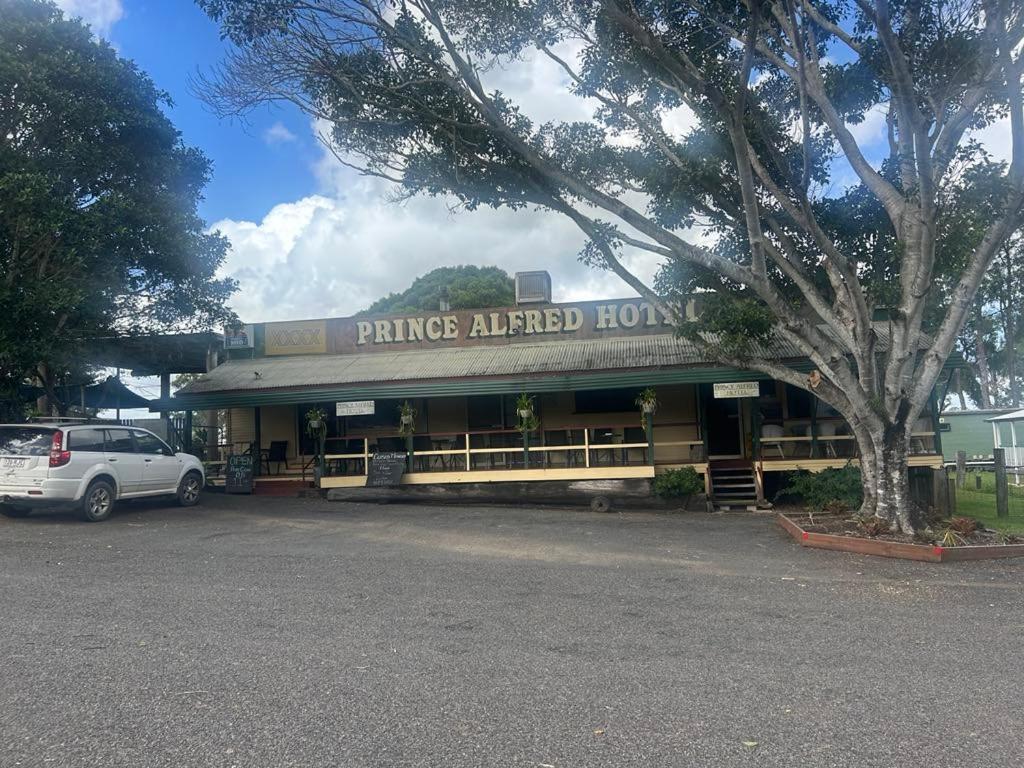Gundy Pub & Caravan Park Gundiah ภายนอก รูปภาพ