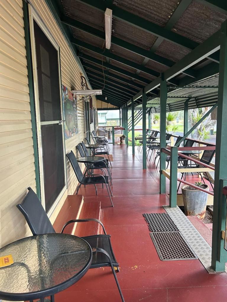 Gundy Pub & Caravan Park Gundiah ภายนอก รูปภาพ